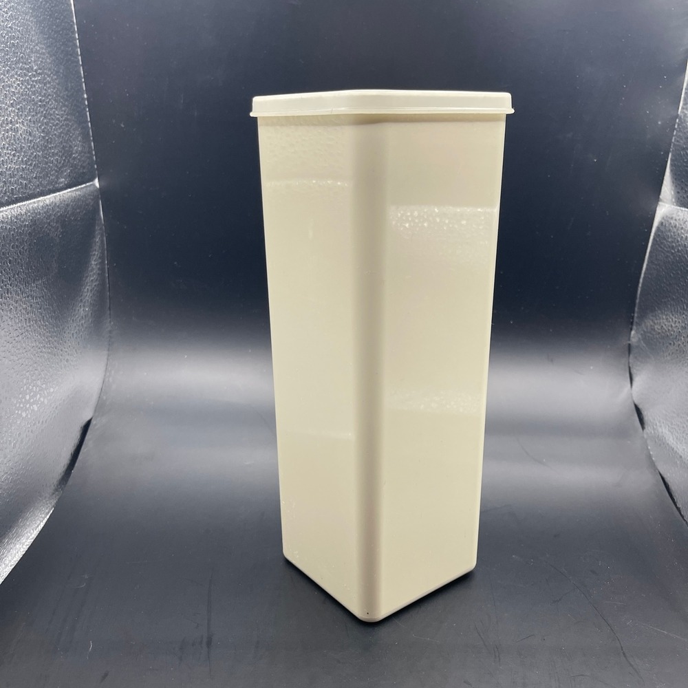 Tupperware Vintage Almond Cracker Keeper 1696-1 with‎ Lid 1697-5 Cream 9 Inch